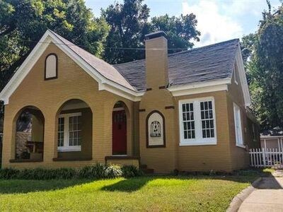 Primary Photo - 1303 S Sneed Ave