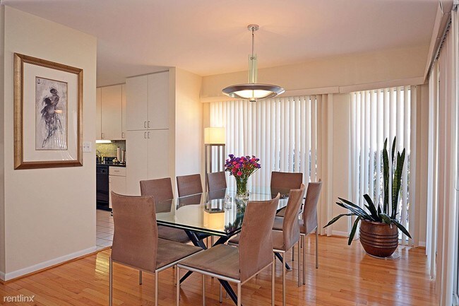 Foto del edificio - 378 Milford Rd