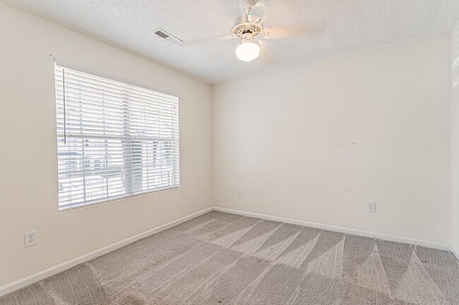 Building Photo - Townhome in Greer, Riverside Schools