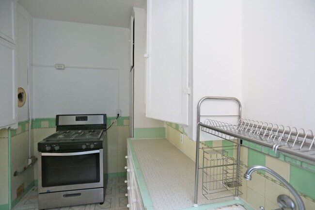 Foto del edificio - 1600 Clement Street