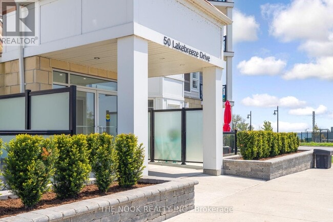 Building Photo - 50-350 Lakebreeze Dr