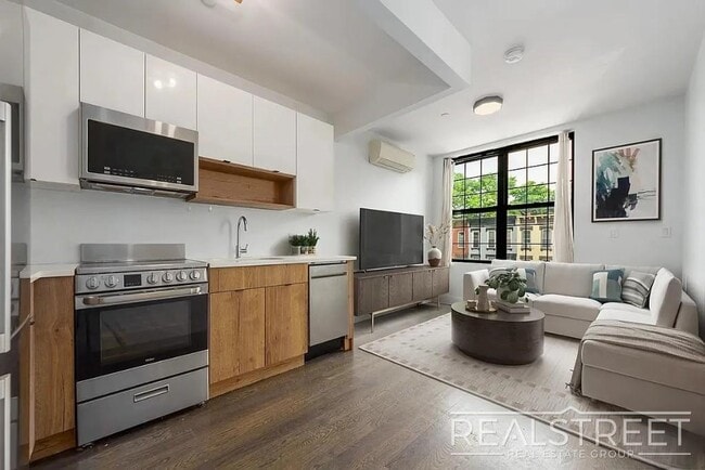 Building Photo - Lexington Avenue
