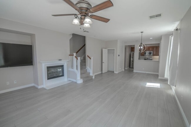 Building Photo - COMING SOON! Charming 3-Bedroom Townhome w...