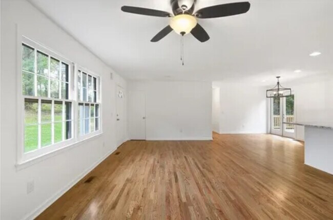 Foto del edificio - 2260 Pilgrim Mill Rd