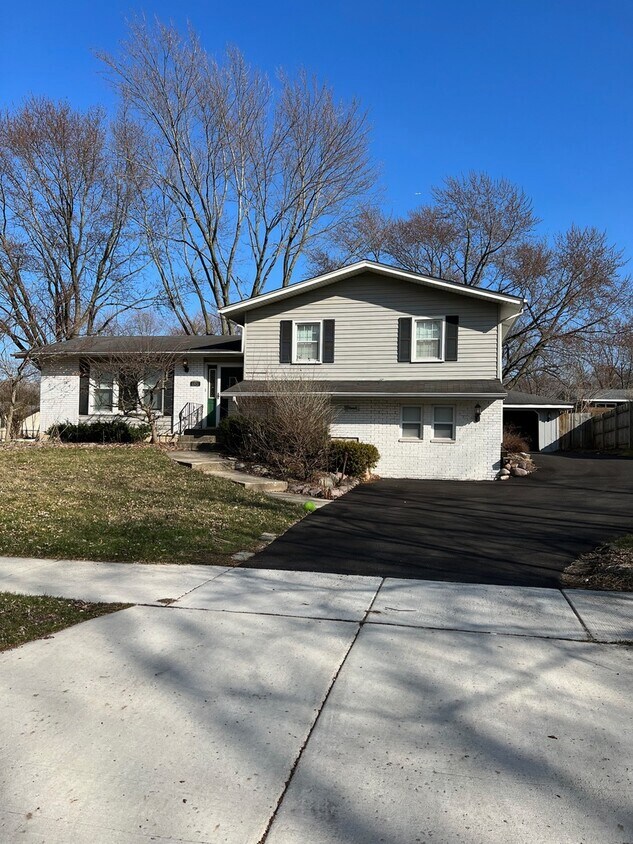 6931 Fairmount Ave, Downers Grove, IL 60516 House Rental in Downers