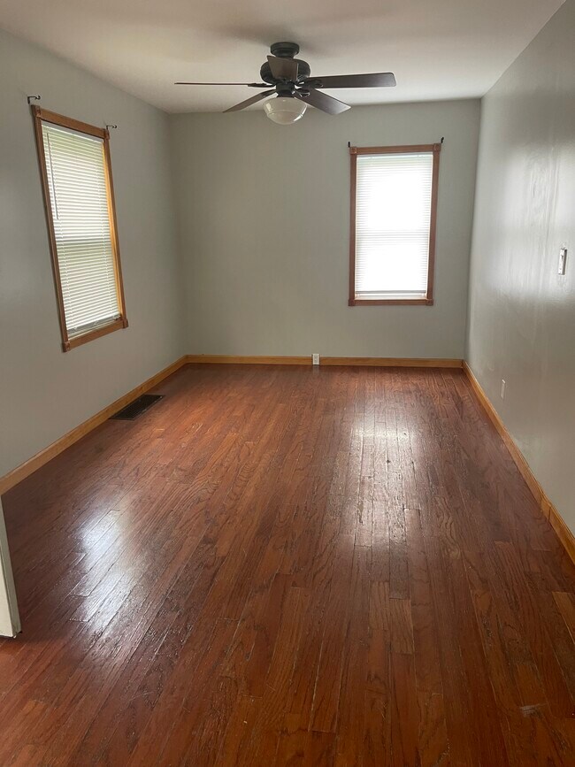 8215 Rutledge St, Merrillville, IN 46410 House Rental in Merrillville