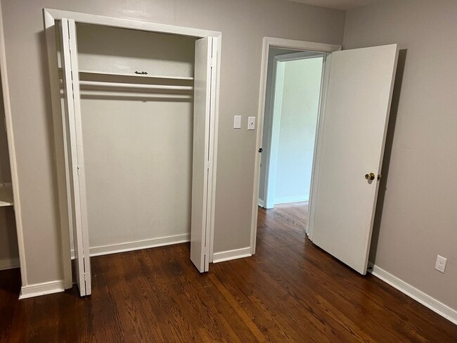 Building Photo - 6460 Thrush Way