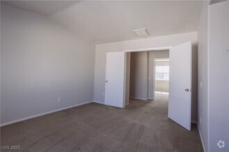 Building Photo - 7920 Hornbeam Ct