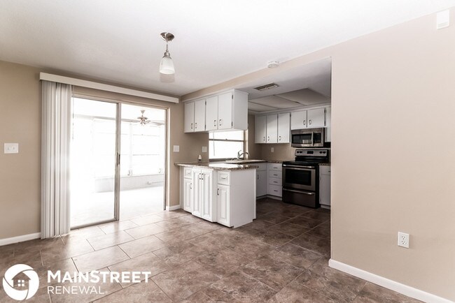 Building Photo - 7731 Summertree Ln