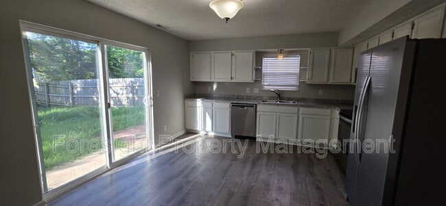 Building Photo - 267 Freedom Ln