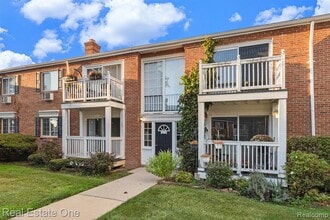 Building Photo - 2420 Parmenter Blvd