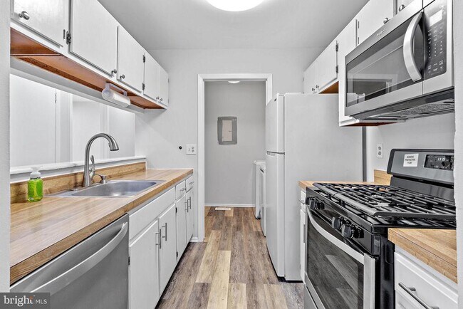 Foto del edificio - 1505 Woodhollow Dr