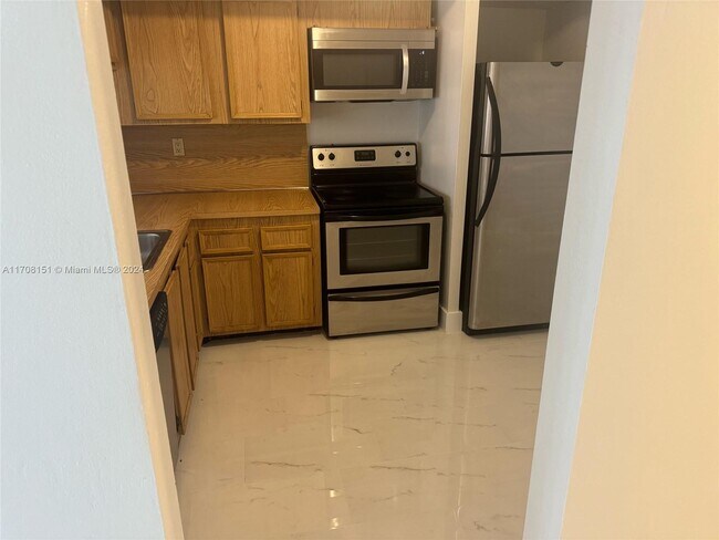 Foto del edificio - 555 NE 15th St