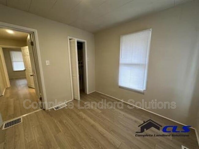 Building Photo - 2301 4th Ave