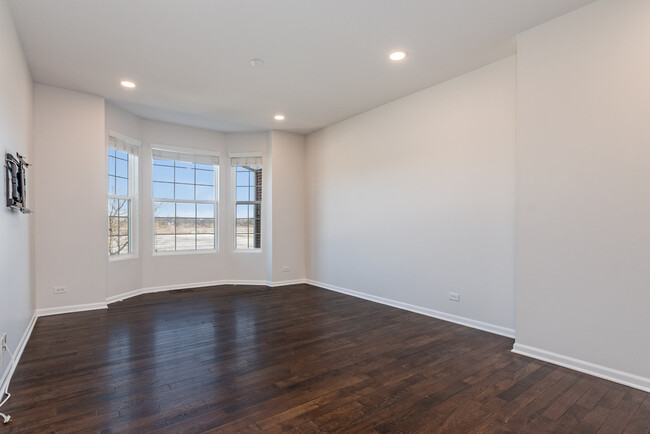 Building Photo - 10615 W 153rd St