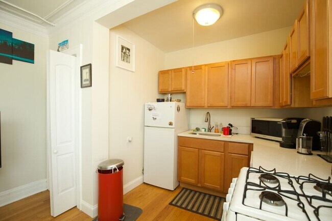 Foto del edificio - 918-918 Green Bay