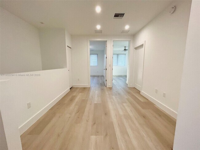 Foto del edificio - 4110 N Oak Pl