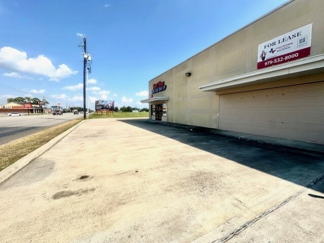 Building Photo - 202 E Boling Hwy