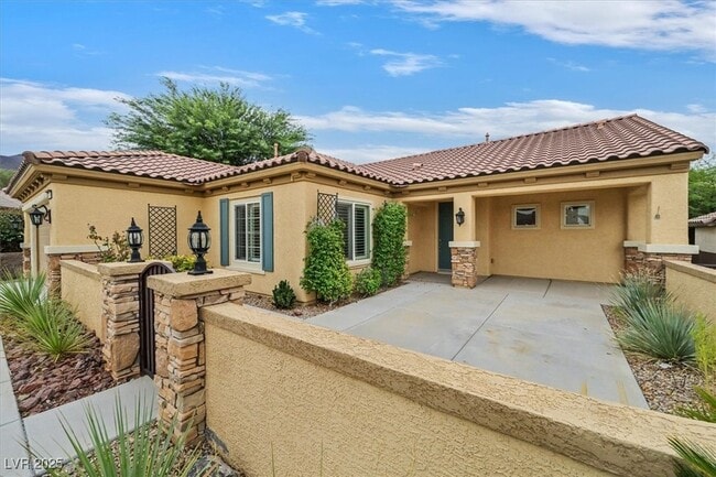 Building Photo - 2099 Gunnison Pl