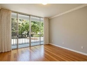 Building Photo - 1330 University Dr