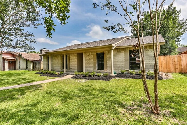 Building Photo - 14227 Lourdes Dr