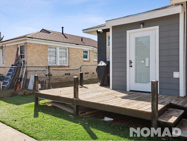 Foto del edificio - 1 bedroom renovated duplex