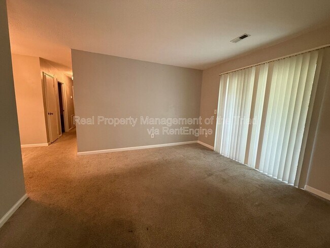 Foto del edificio - 5661 Hornaday Rd
