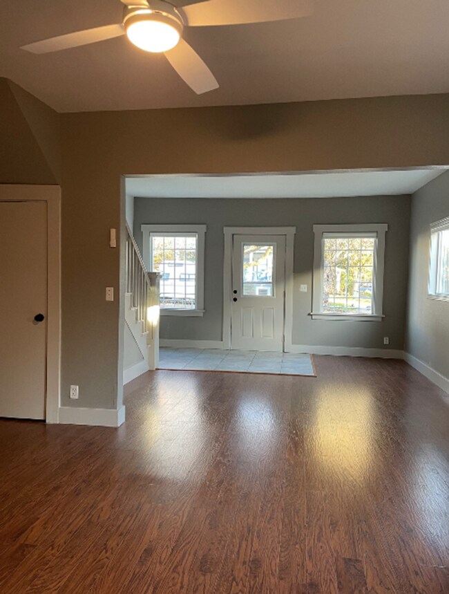 Foto del edificio - 2 bedroom, 1 bath now available in N Portl...