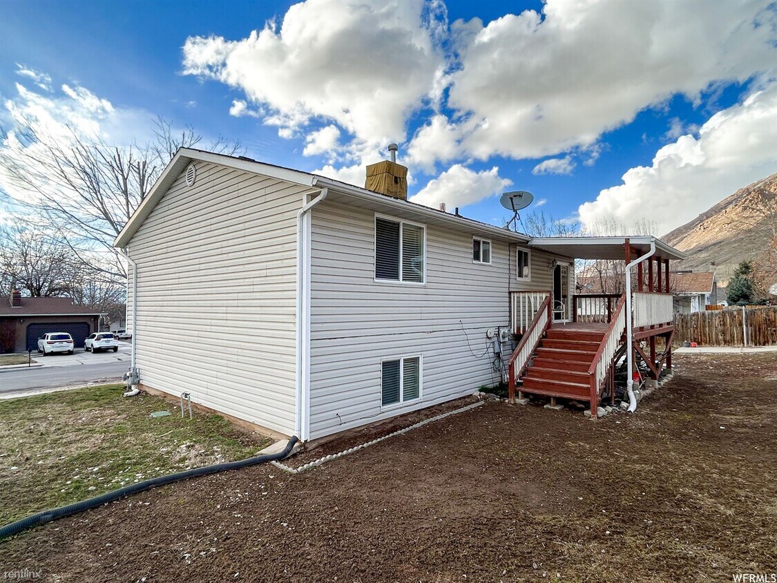 2 br, 1 bath House 1244 North 150 East S... House Rental in