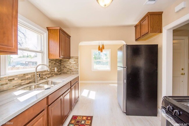 Building Photo - 3909 San Carlos Way
