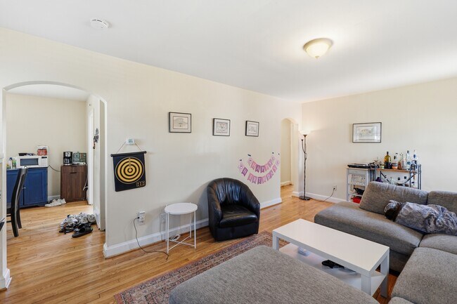 Foto del edificio - 7211 Dartmouth Ave