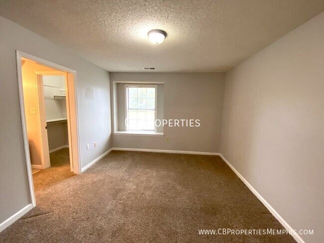 Building Photo - 6197 Valleydale Dr