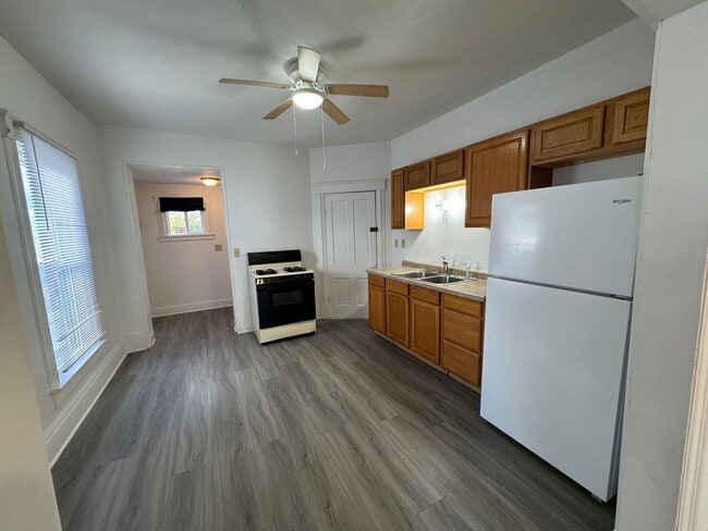 Foto del edificio - 2 Bedroom 1 Bathroom Duplex in Beloit, WI