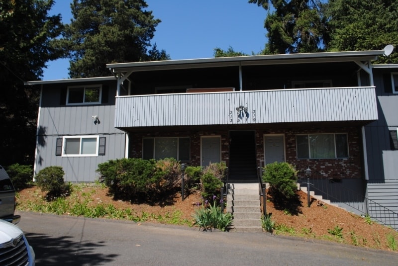 319 Linn Ave, Oregon City, OR 97045 Room for Rent in Oregon City, OR