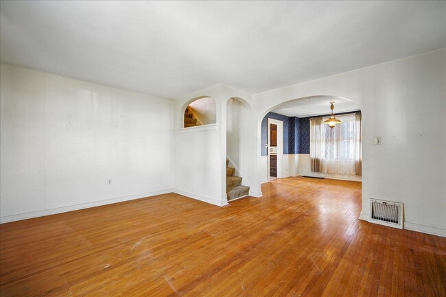 Building Photo - 3110 N Sherwood Ave