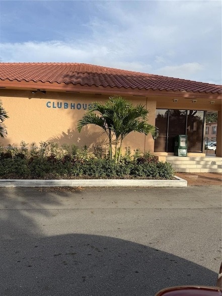 Photo - 7230 Fairway Dr Apartment