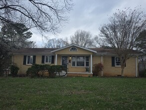 Building Photo - 3315 Kavanaugh Dr NW