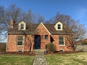 1194 Woodland Rd