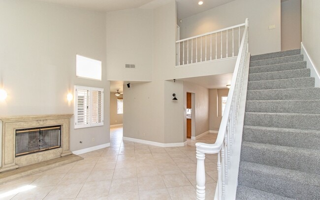 Building Photo - Amazing Beautiful Rancho Del Oro Home!!