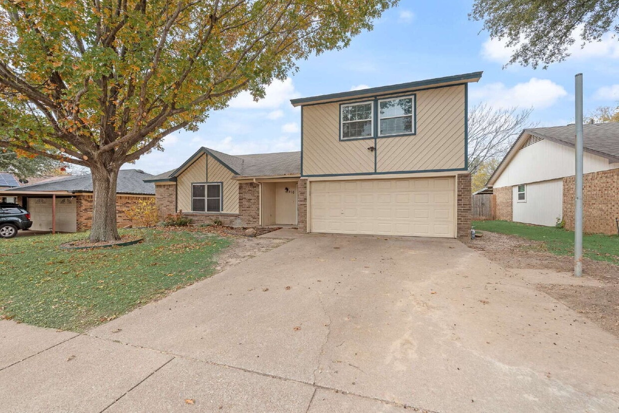 Renovated 3 bed 2 bath in the heart of Saginaw - Renovated 3 bed 2 bath in the heart of Saginaw