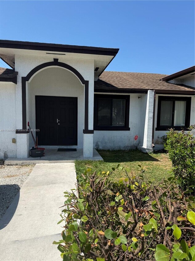 Primary Photo - 26735 SW 139th Ave