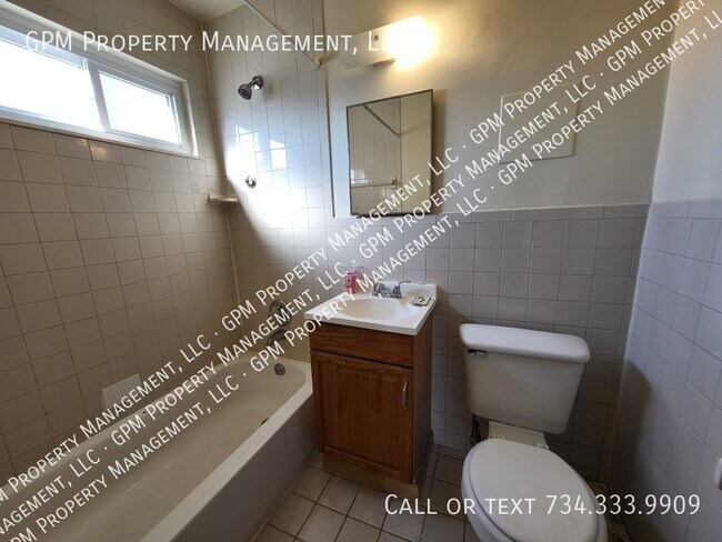 Foto del edificio - 32256 Oscoda Ct