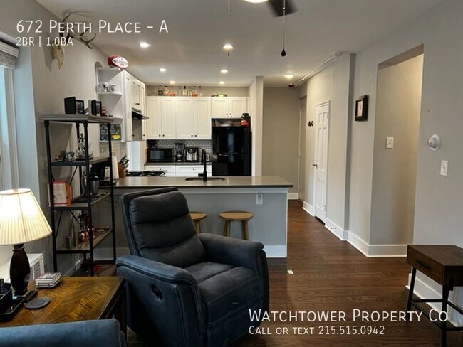 Building Photo - ?Perfectly renovated 2 bedroom with outdoo...