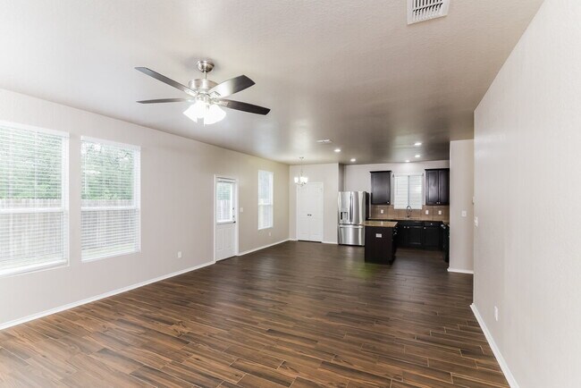 Building Photo - 11811 Dove Ranch