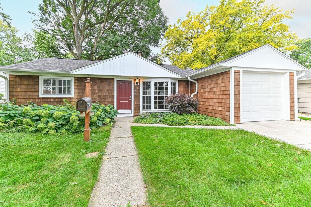 4001 S Hately Ave, Saint Francis, WI 53235 House Rental in Saint