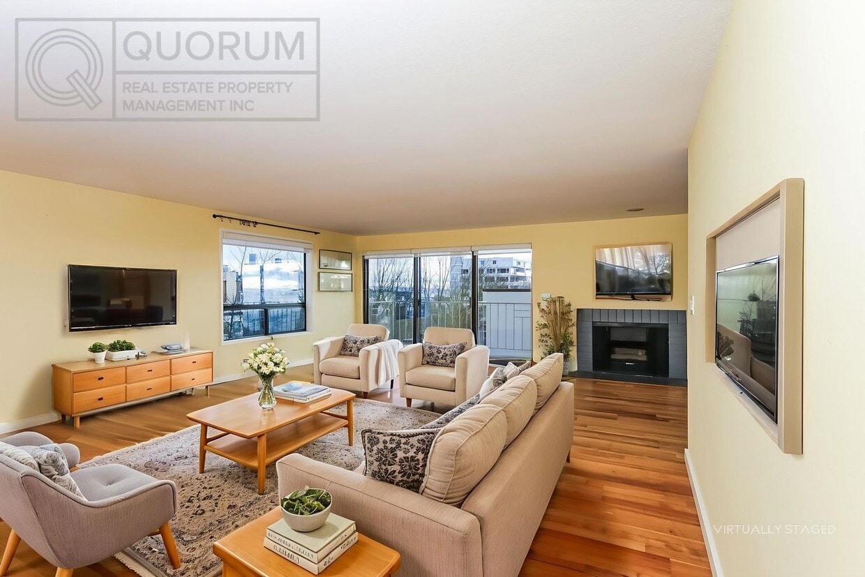 Spectacular Top Floor Condo with Stunning Views in Queen Anne - Spectacular Top Floor Condo with Stunning Views in Queen Anne