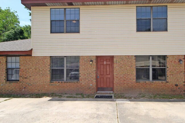 Building Photo - 1455 Acorn Ln