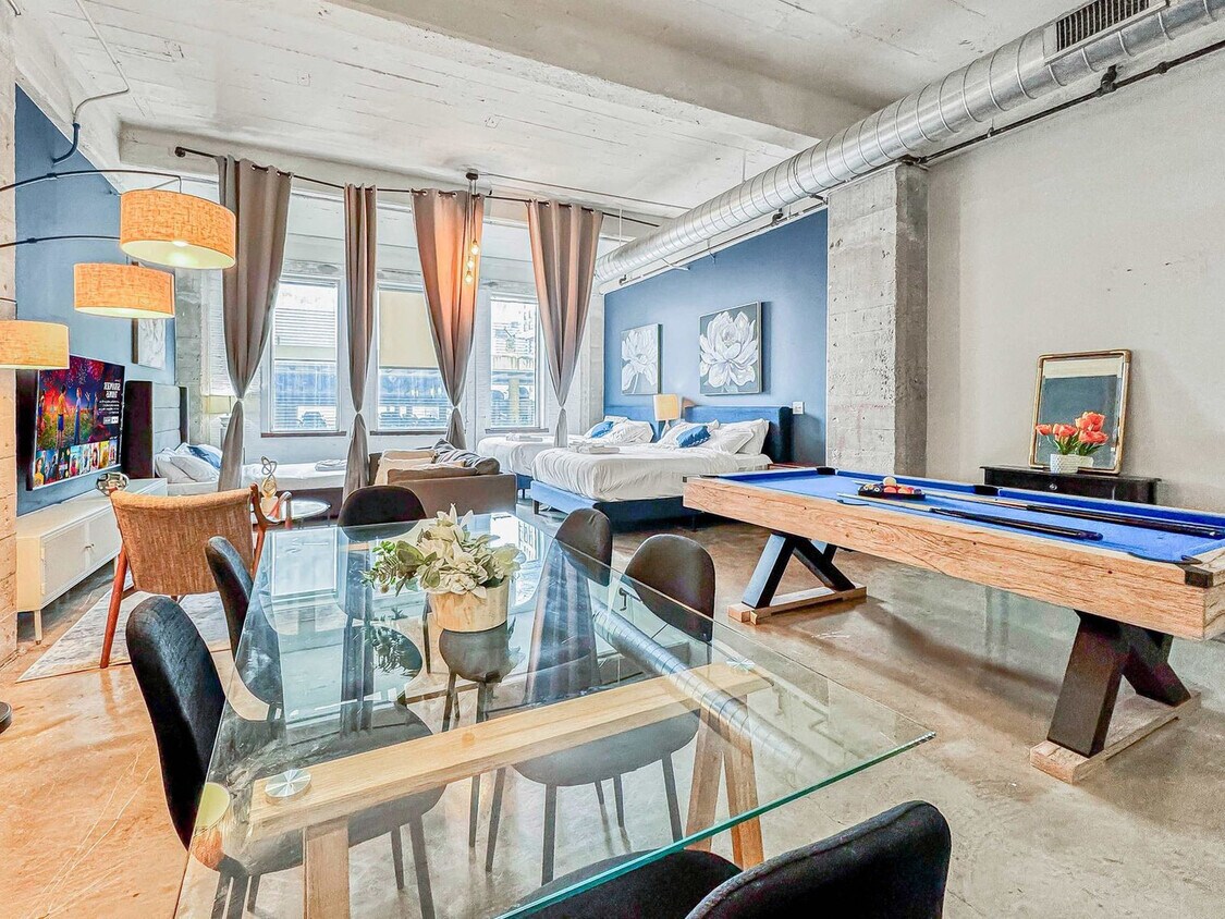 Foto principal - 555 Evergreen St