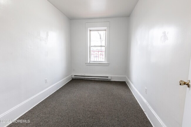 Building Photo - 720 Cortlandt St