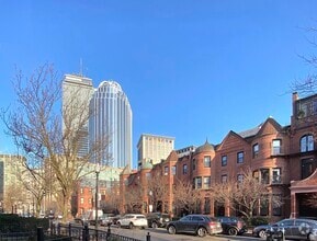 Building Photo - 242 W Newton St